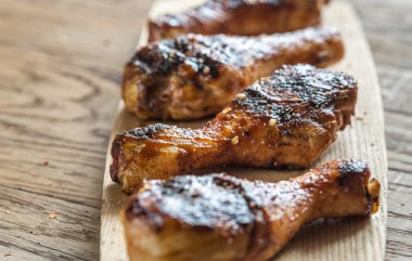 ızgara tavuk drumsticks