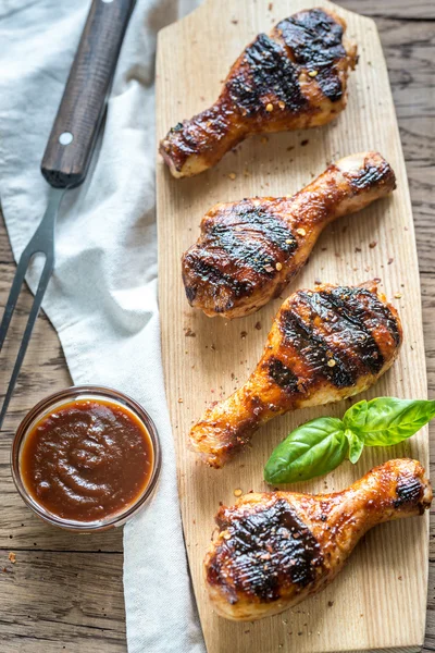 Grilled chicken drumsticks — Stock Photo, Image
