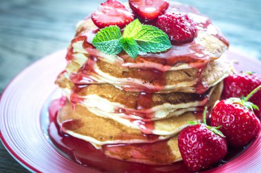 Çilek reçelli krep