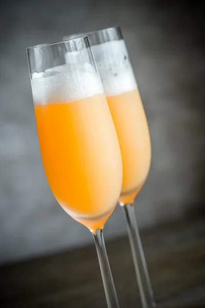 Two bellini cocktails — Stock Photo, Image