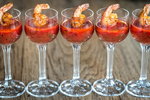 Krevetový koktejl v krevety omáčka — Stock fotografie