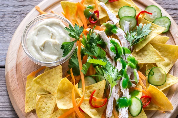 Nachos con pollo y verduras — Foto de Stock