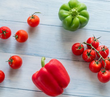 Taze domates ve biber.