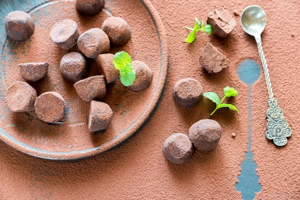 Chocolate truffles with cacao powder — Stock Photo, Image