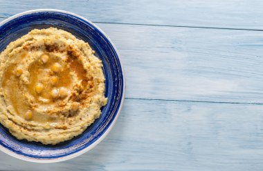 Humus ile plaka