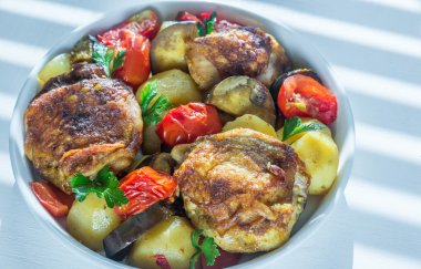 Sebze ile Hint baharatlı tavuk