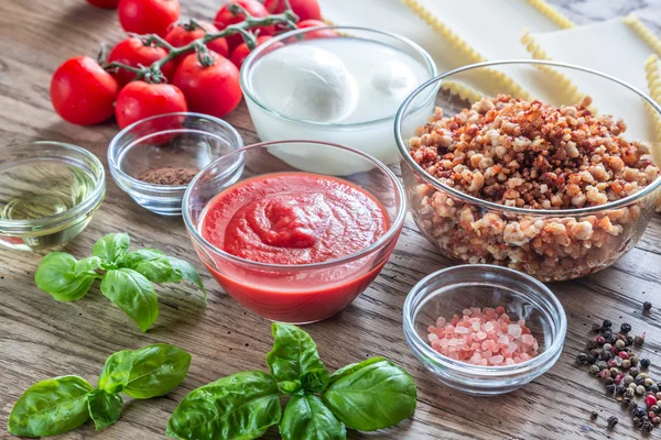 Ingredienser till lasagne — Stockfoto