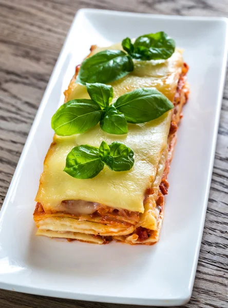 Gedeelte van klassieke lasagne — Stockfoto