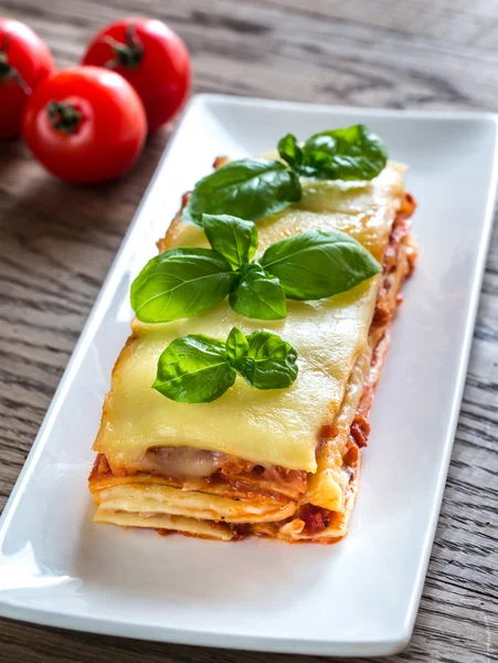 Gedeelte van klassieke lasagne — Stockfoto