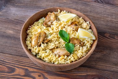 Bir kase biryani - popüler Güney Asya pirinç yemeği