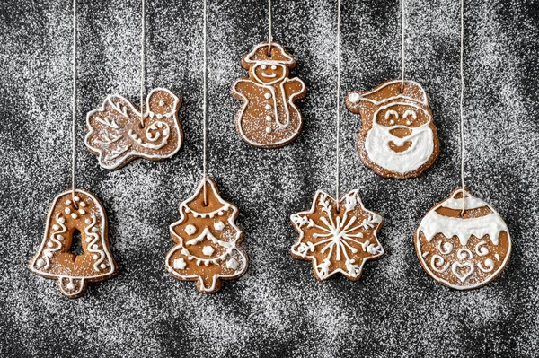 Décoration Arbre Noël Biscuits Pain Épice Sur Fond Poudre — Photo