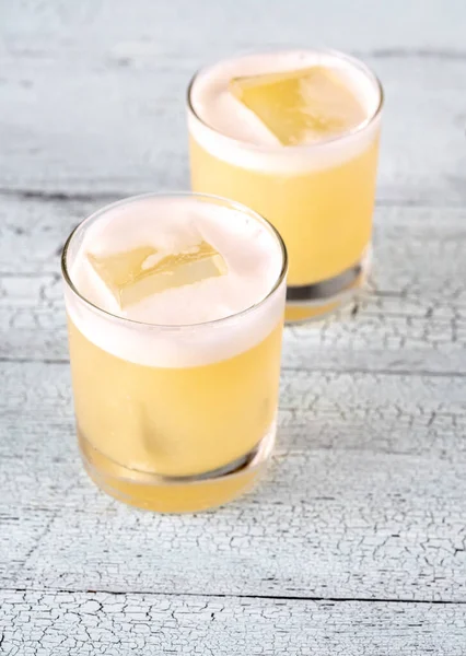 Two Glasses Whiskey Sour Cocktail Close — Stock Photo, Image