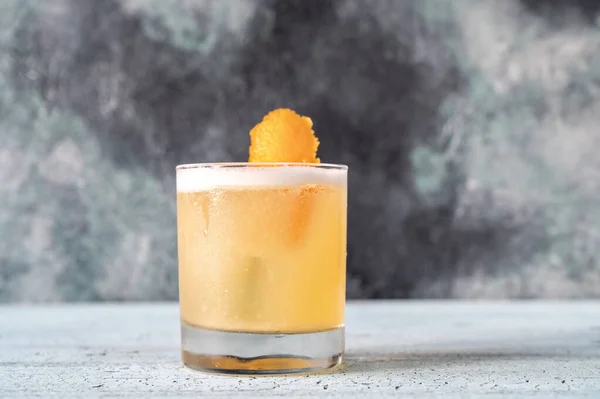 Glass Whiskey Sour Cocktail Close — Stock Photo, Image