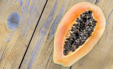 Tahtadaki Papaya: enine kesit