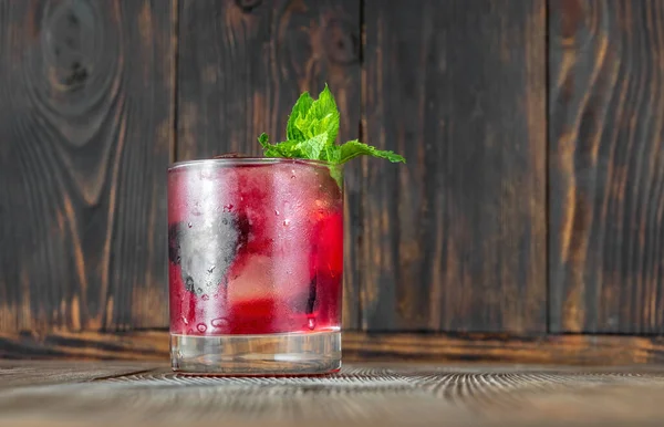 Glass Purple Haze Cocktail Garnished Fresh Mint Blackberries — Stock Photo, Image