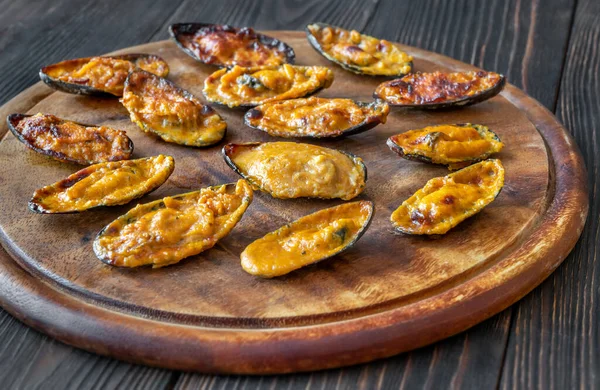 Cozze Forno Ripiene Salsa Formaggio Cheddar — Foto Stock