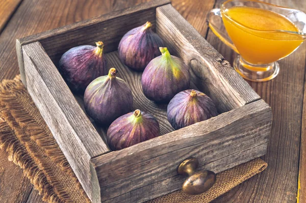 Fresh Figs Rustic Wooden Box — Stock Photo, Image