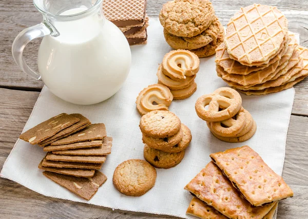 Масло і мигдальне печиво — стокове фото
