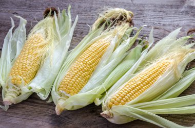 ahşap tahta üzerinde ham Mısır