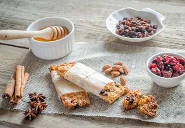 Ev yapımı granola barlar Sim Tarih