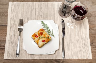 Lazanya ahşap tablo bölümü