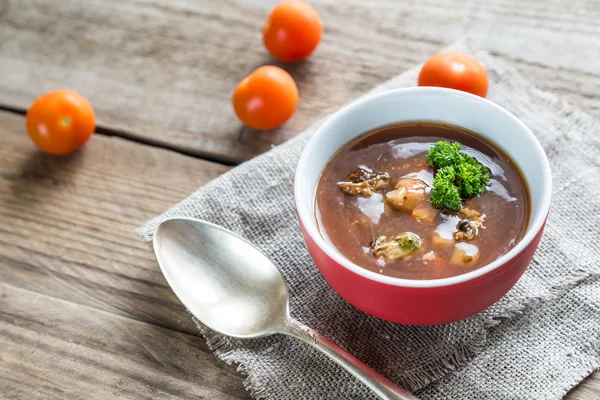 Pikante tomatensoep met zeevruchten — Stockfoto