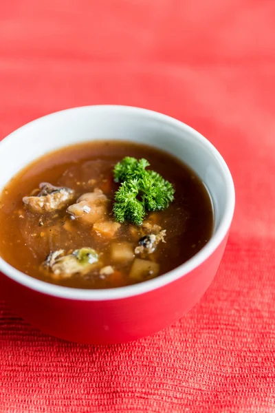 Pikante tomatensoep met zeevruchten — Stockfoto