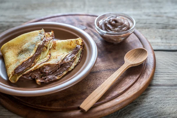 Pannenkoeken met chocolade crème — Stockfoto