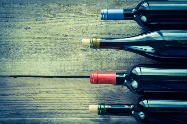 Lahvičky s červeným vínem — Stock fotografie