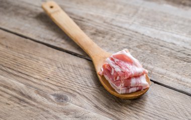 Tahta kaşık pastırma şeritler
