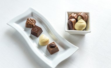 Farklı şekiller çikolata şekerleme