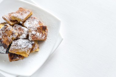 Kaiserschmarrn - popüler Avusturyalı krep