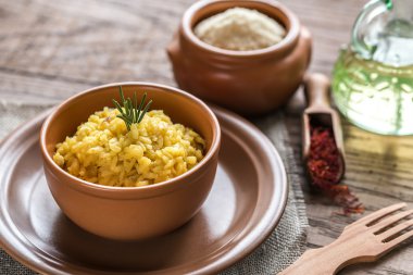 Safran ve parmesan risotto