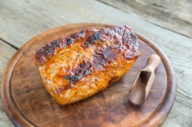 Kızarmış domuz eti.