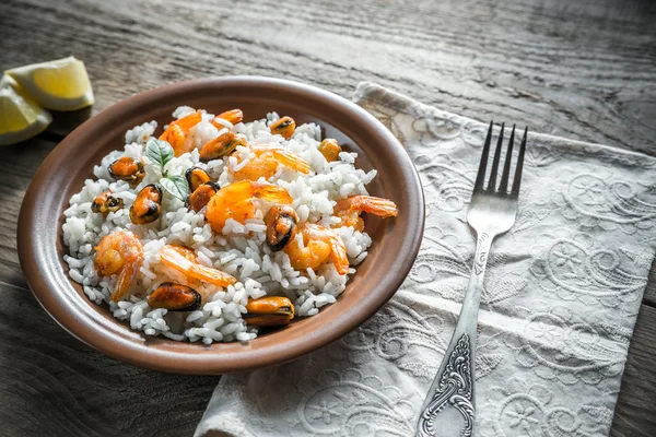 Рис карнаролі з морепродуктами — стокове фото