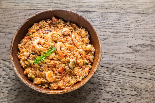 Deniz ürünleri paella