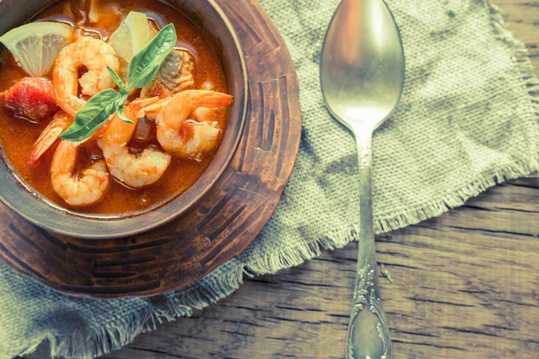 Würzige französische Suppe mit Meeresfrüchten — Stockfoto