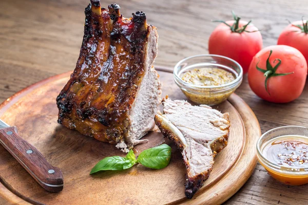 Grilled pork ribs in barbecue sauce — Stock Photo, Image
