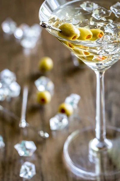 Olijf martini cocktail — Stockfoto