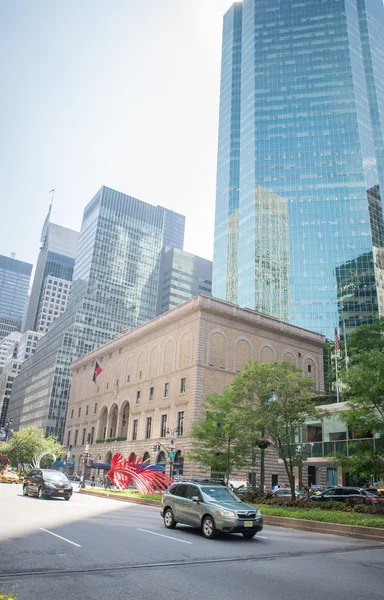 Una vista por Park Avenue frente al edificio MetLife en Nueva York — Foto de Stock