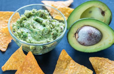 guacamole tortilla cips ile