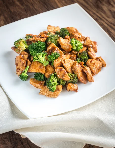 Porcja kurczaka z brokułami — Zdjęcie stockowe