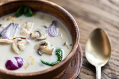 Tay Hindistan cevizi krem çorbası