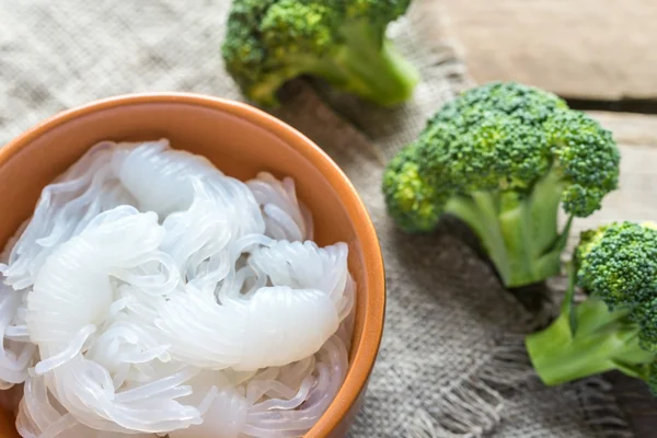 Bowl of shirataki noodles — Stock Photo, Image