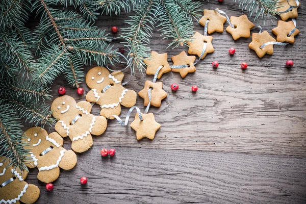 Pepparkakor krans med granen gren — Stockfoto