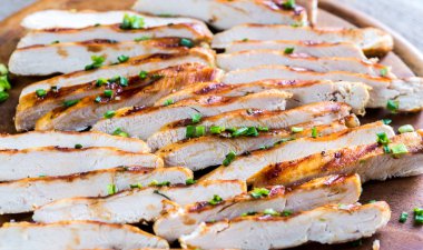 Limon soslu ızgara tavuk dilimleri