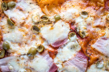 Pişmiş pizza yakın çekim