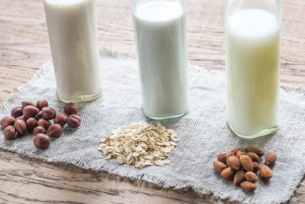 Diferentes tipos de leche no láctea —  Fotos de Stock