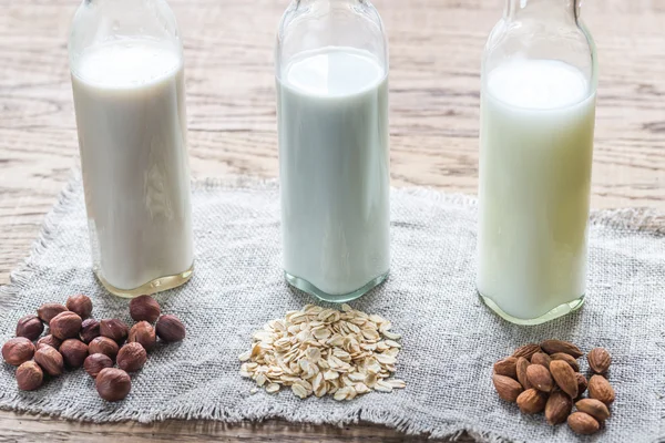 Diferentes tipos de leche no láctea —  Fotos de Stock