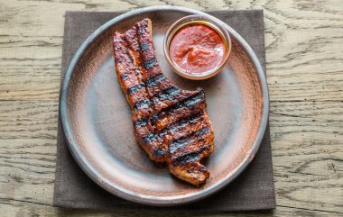 Izgara domuz kaburga kısmını